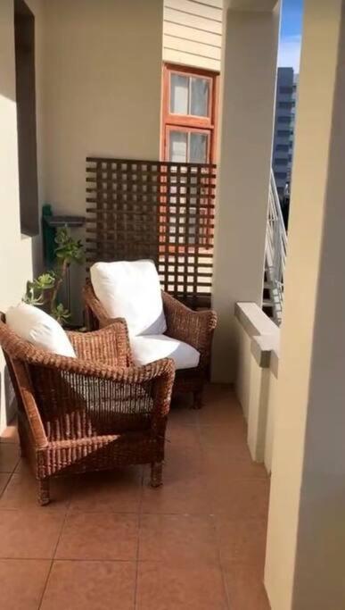 1-Bedroom Sea Point Gem - Perfect Location! Cidade Do Cabo Exterior foto